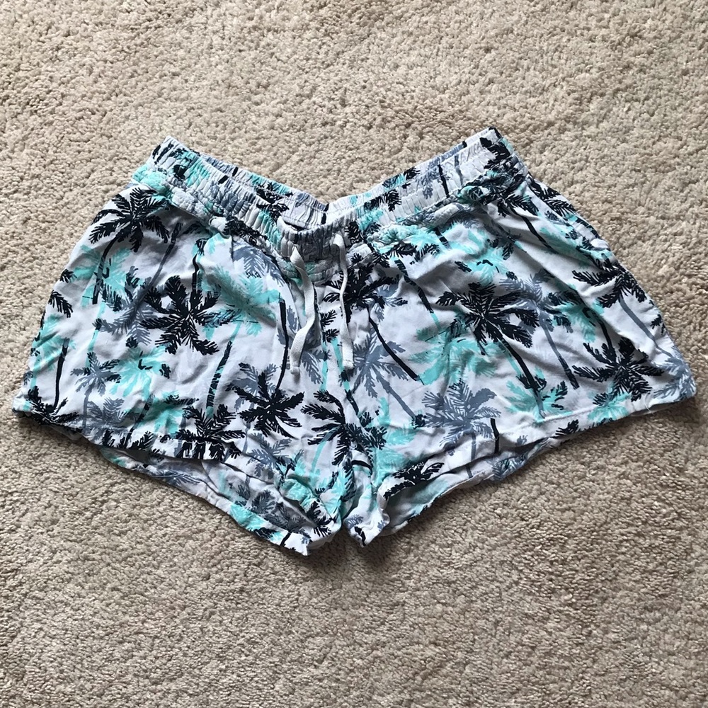 palm tree flowy shorts